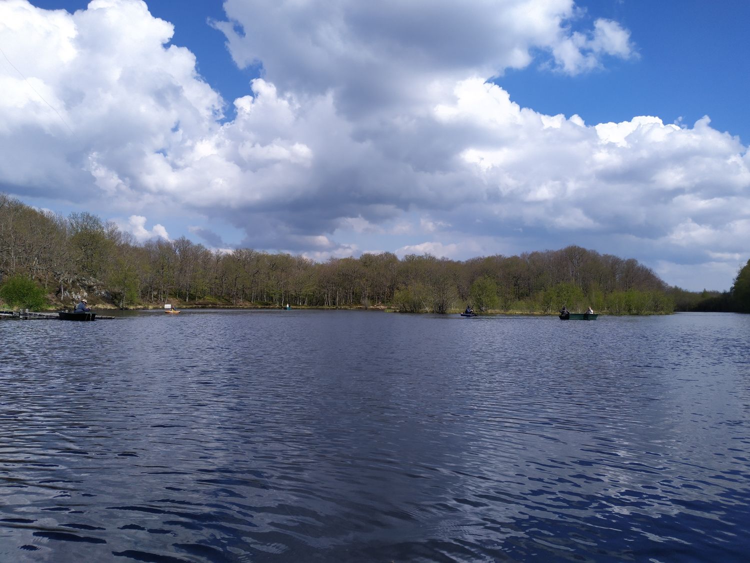 Sortie au Lac du Roussillou ( Cantal )