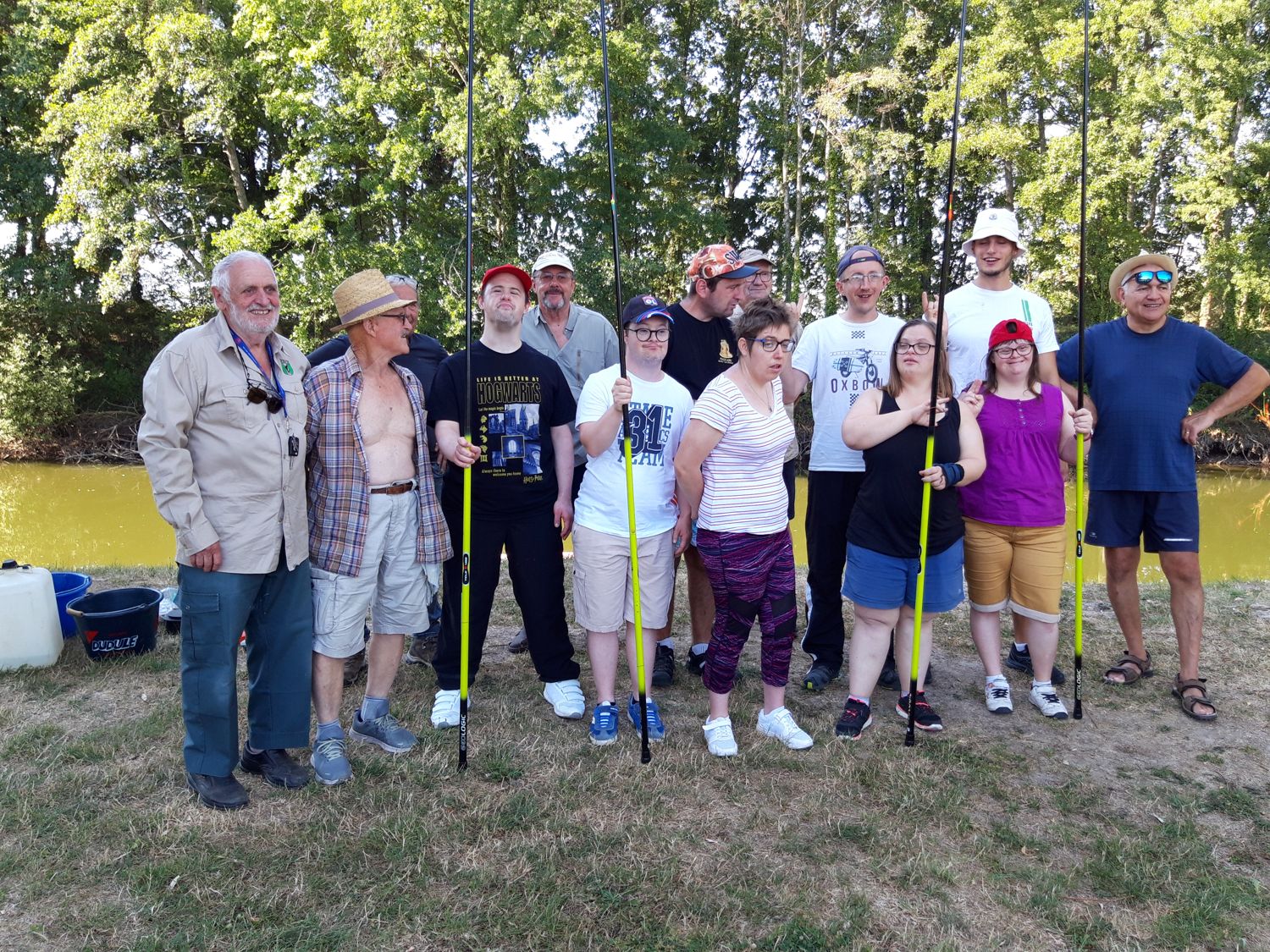 Initiation pêche d’un groupe de jeunes handicapés